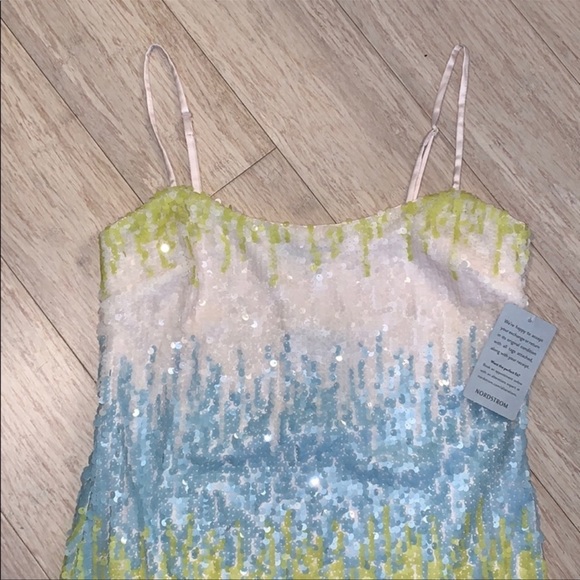 💋NWT Soloiste Sequin Mini Dress in Multi Pink - Picture 3 of 5